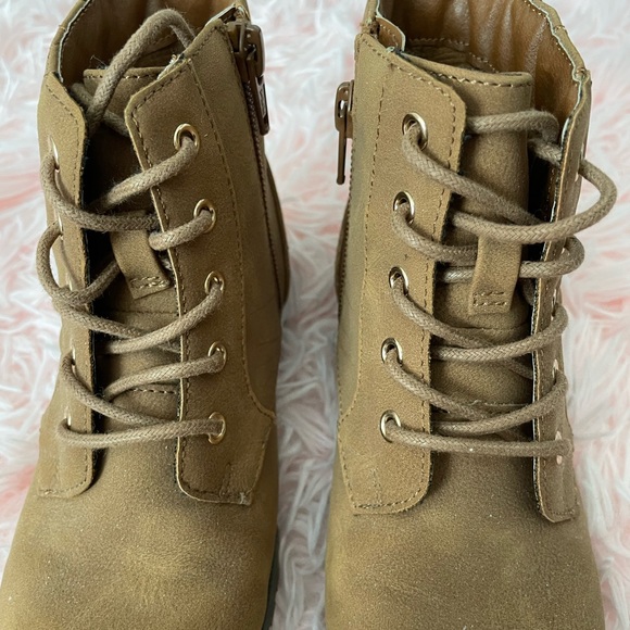 Children’s Place, Girls Brown Quilted Boots | Size 11 - Picture 6 of 8